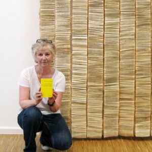 Sabine Neubauer vor "Reclam filetiert" beim NN Kunstpreis 2018